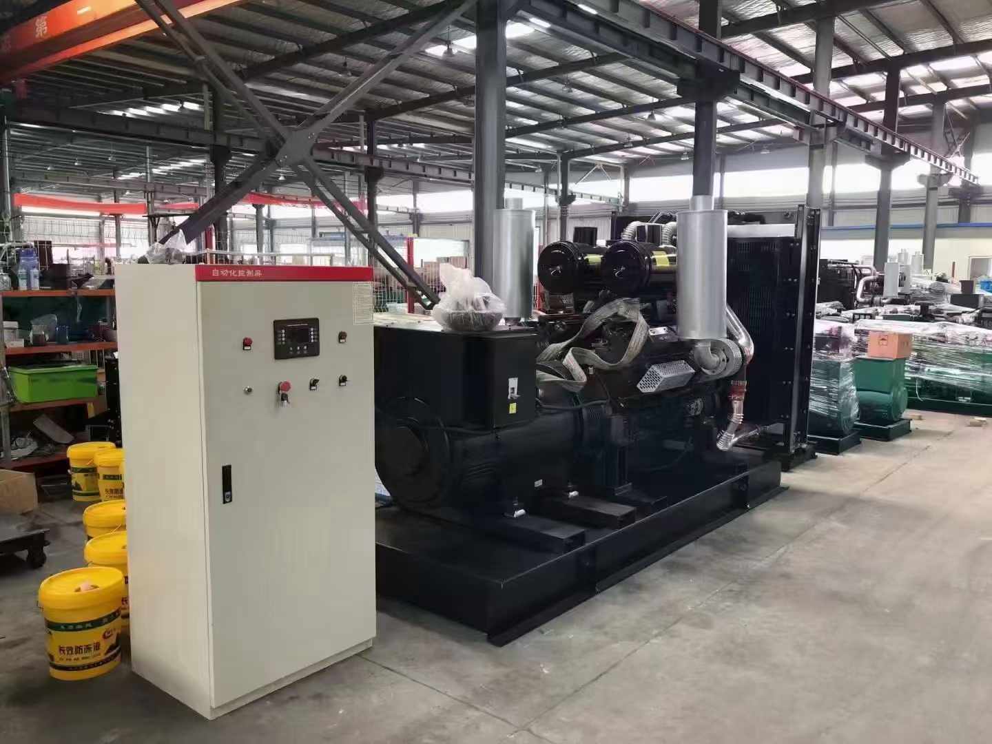 京山柴油发电机运行时的噪音和振动水平如何?