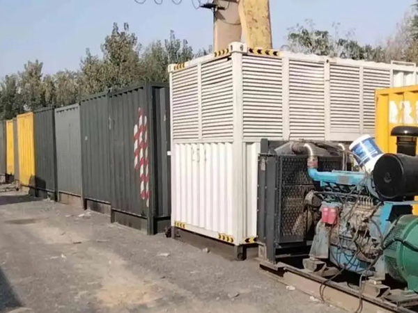 京山200KW柴油发电机机组每小时油耗是多少？